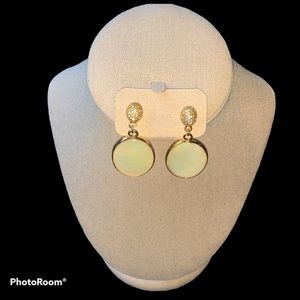 🛍️Vince Camuto Ivory teardrop earrings
